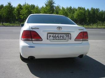 2004 Toyota Crown Images