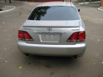 2004 Toyota Crown Photos