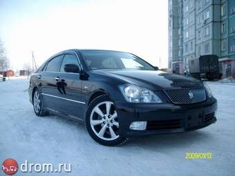 2004 Toyota Crown Photos