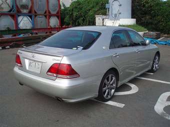 2005 Toyota Crown Pictures