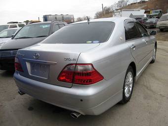 2005 Toyota Crown Pictures