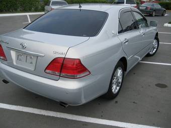 2005 Toyota Crown Images