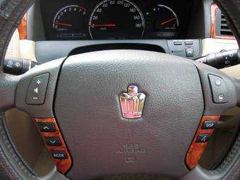 2005 Toyota Crown Pics