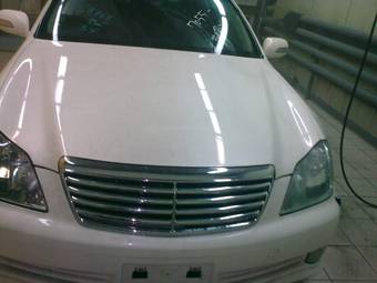 2005 Toyota Crown Pictures