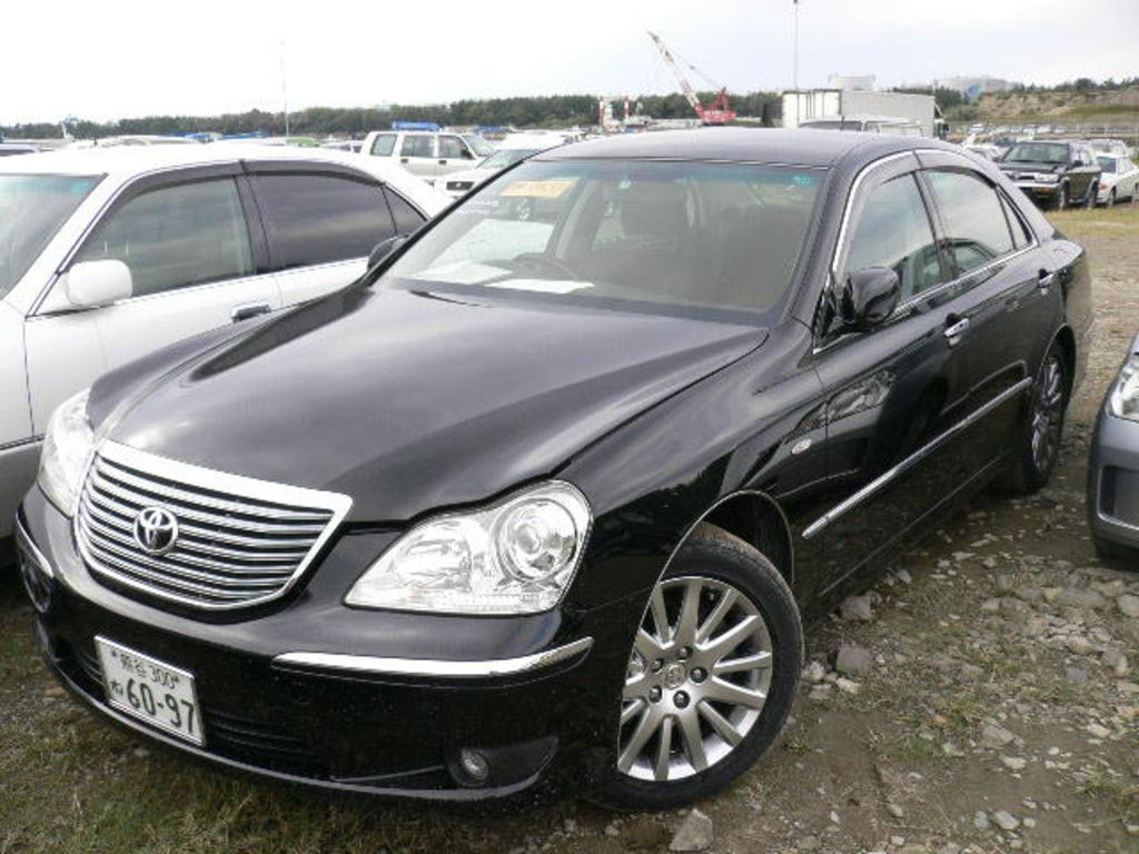 Toyota crown majesta 2005