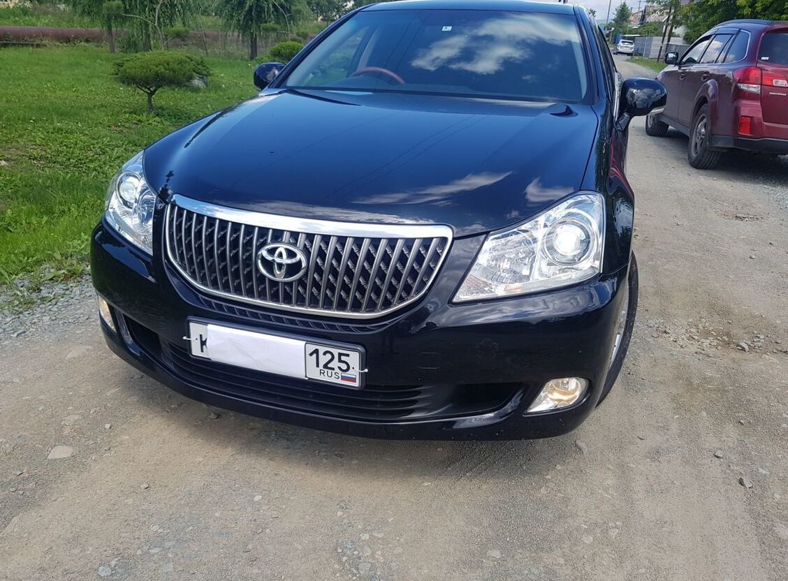 Toyota majesta urs206