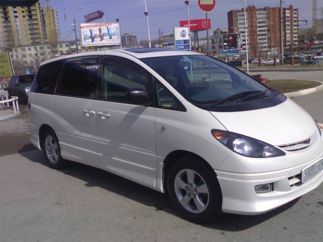 2000 Toyota Estima