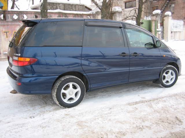 2000 Toyota Estima