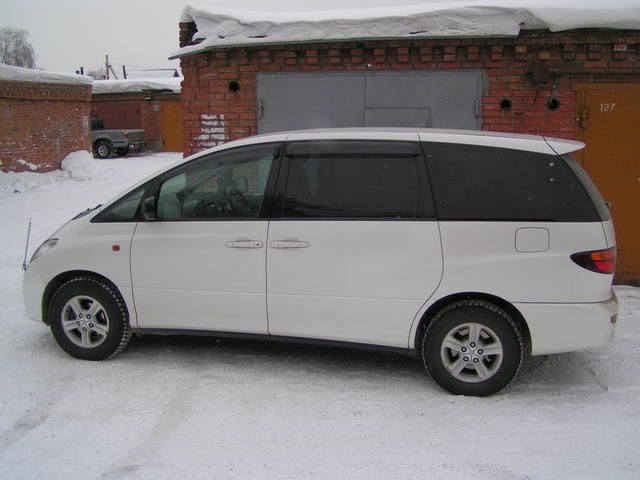 2000 Toyota Estima