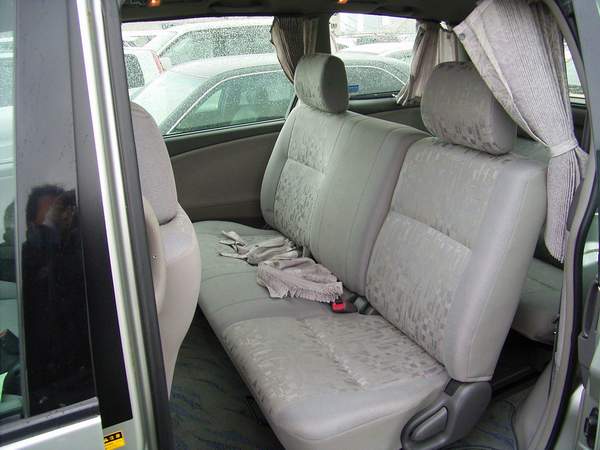 2000 Toyota Estima Pictures