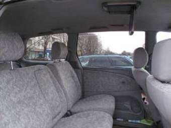 2001 Toyota Estima Pictures