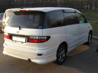 2002 Toyota Estima Photos