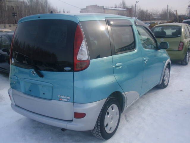 2003 Toyota Funcargo