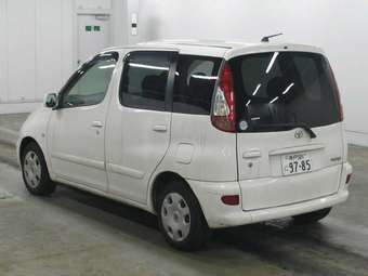 2003 Toyota Funcargo Pictures