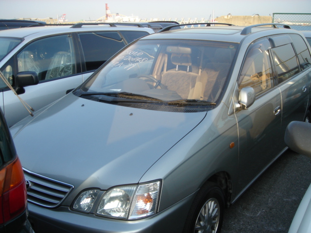 1998 Toyota Gaia Images