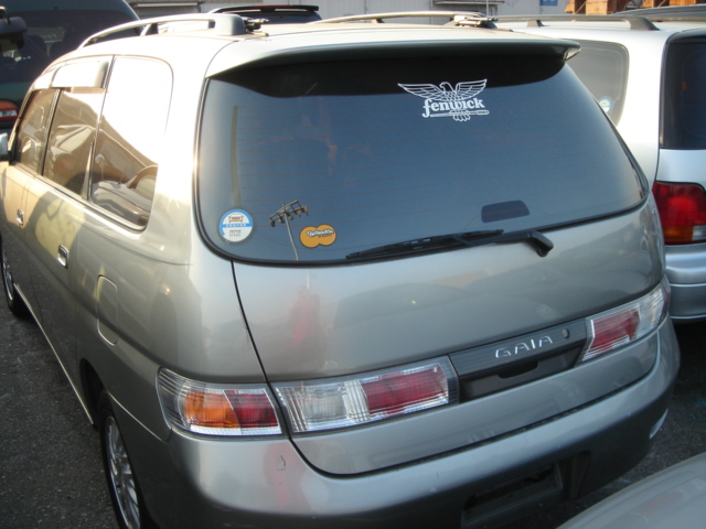 1998 Toyota Gaia Pictures