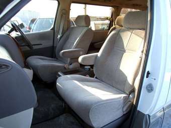 2001 Toyota Grand Hiace Pictures