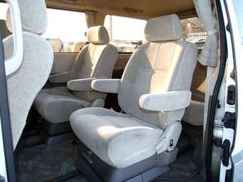 2001 Toyota Grand Hiace Images