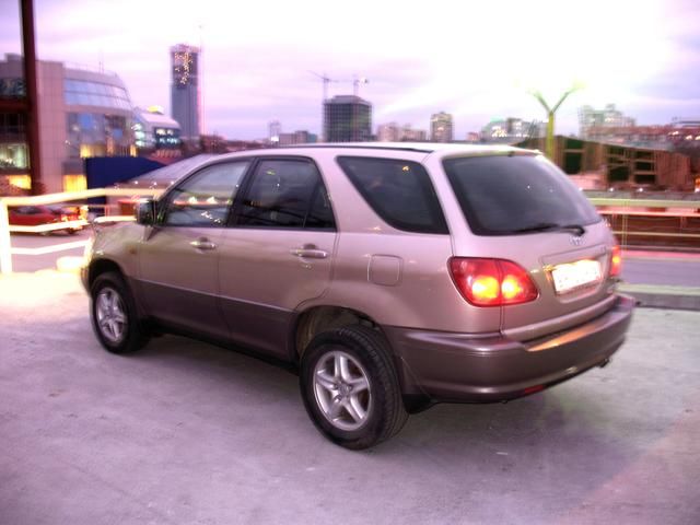 1998 Toyota Harrier