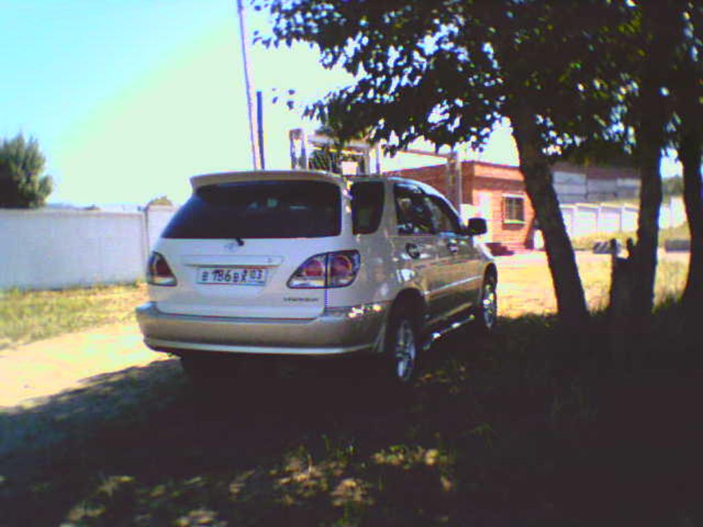 1998 Toyota Harrier