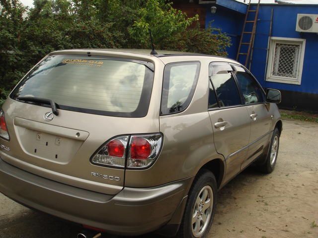 1998 Toyota Harrier