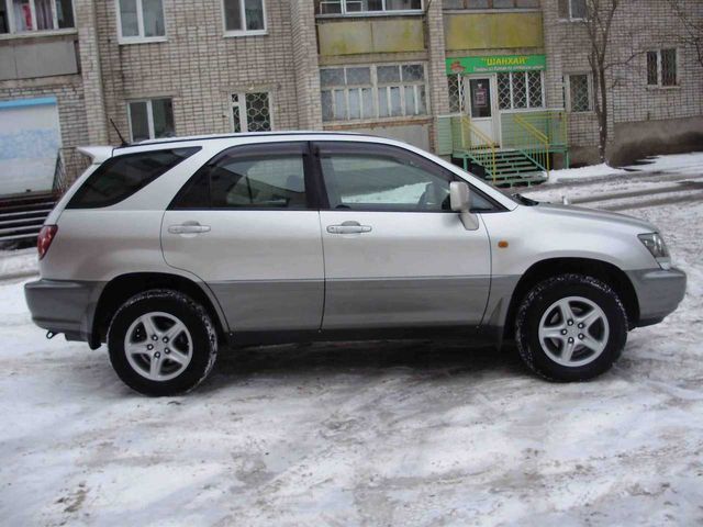 1998 Toyota Harrier