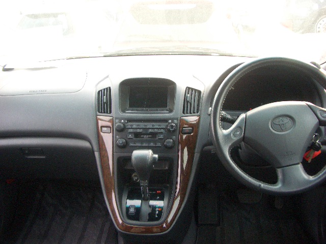 1998 Toyota Harrier Photos