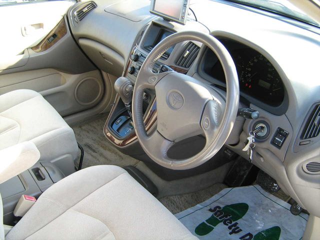1999 Toyota Harrier