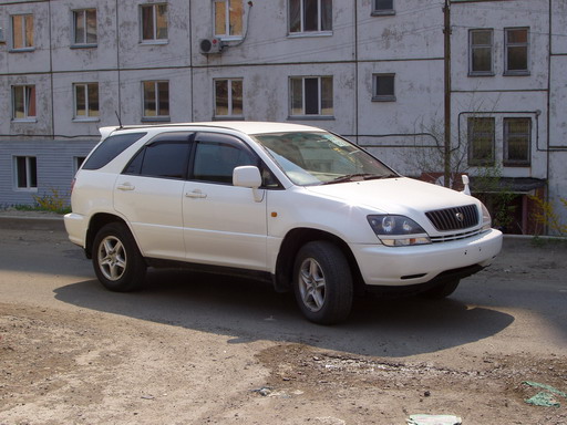 2000 Toyota Harrier