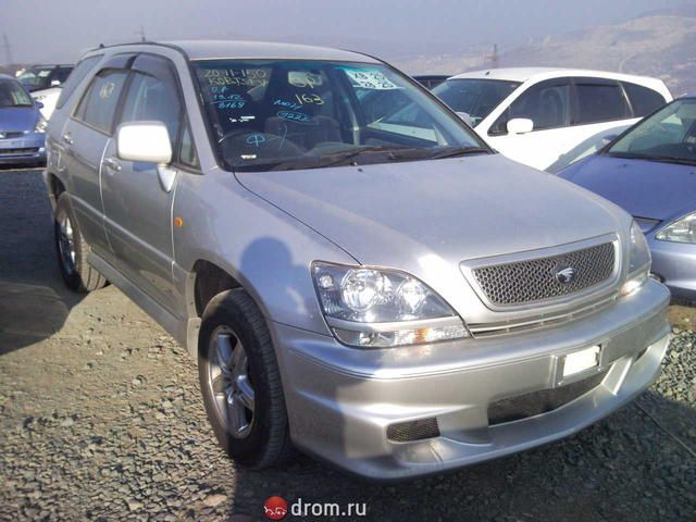 2000 Toyota Harrier