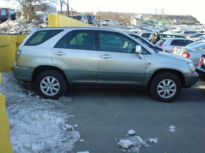 2001 Toyota Harrier Photos