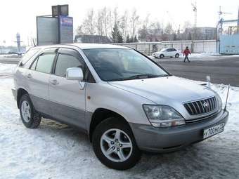 2002 Toyota Harrier Images