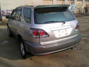 2002 Toyota Harrier Pictures