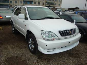 2002 Toyota Harrier Pictures