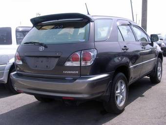 2002 Toyota Harrier Pictures