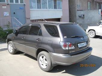 2002 Toyota Harrier Photos