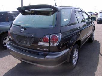 2002 Toyota Harrier Pictures