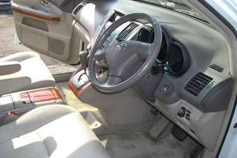 2003 Toyota Harrier Images