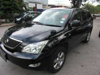 2005 Toyota Harrier Pictures