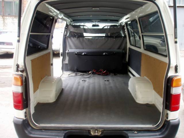 2000 Toyota Hiace