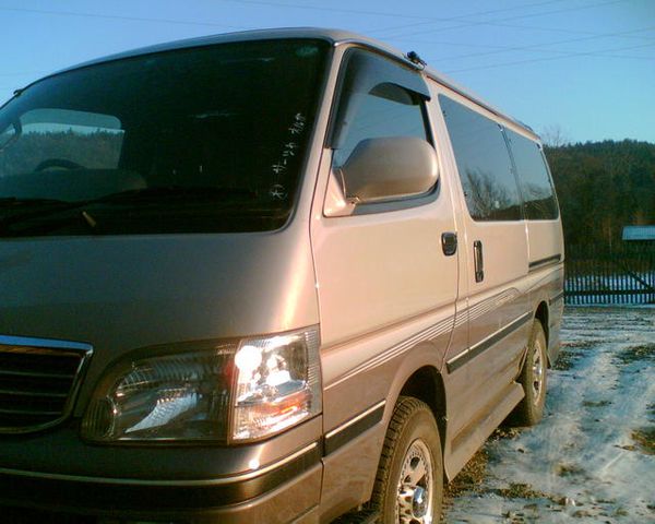 2000 Toyota Hiace