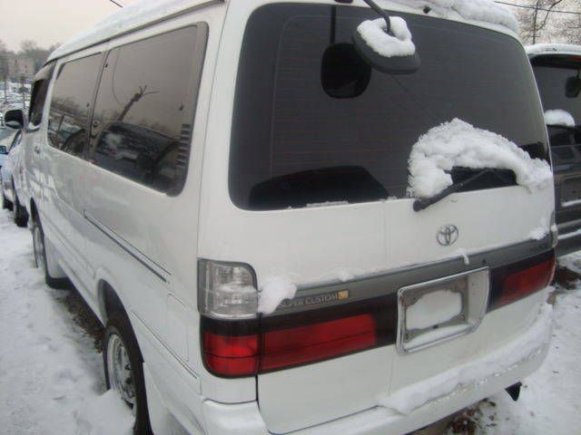 2000 Toyota Hiace