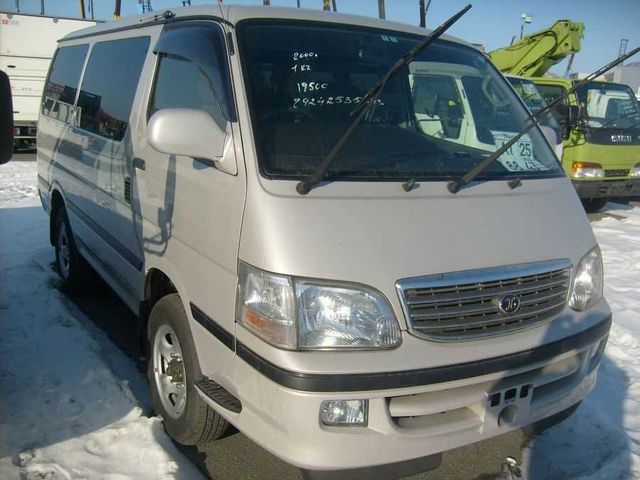 2000 Toyota Hiace