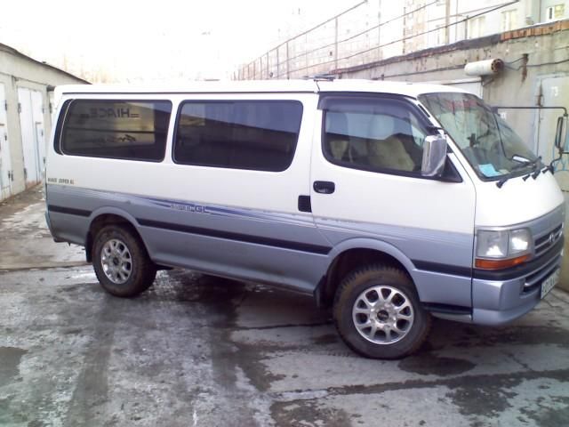 2001 Toyota Hiace