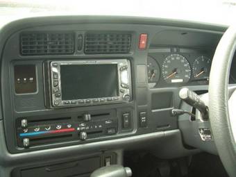 2002 Toyota Hiace Pictures