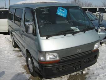 2002 Toyota Hiace Pictures