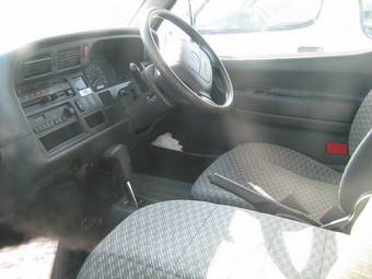 2002 Toyota Hiace Photos