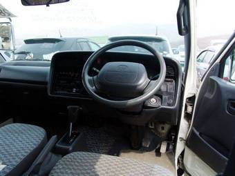 2002 Toyota Hiace Wallpapers