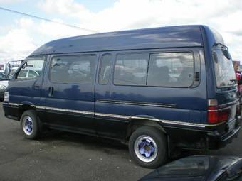 2002 Toyota Hiace Pictures