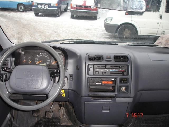 2003 Toyota Hiace